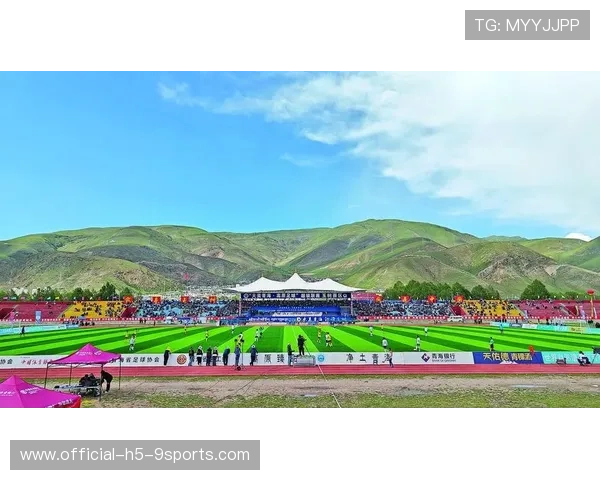 中国足球国家队定期开展高原训练模拟提升体能储备，中国足球高原主场