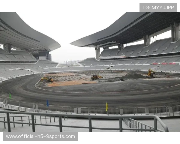 设施保障：场馆改造完成，坚持节俭环保，场馆建设